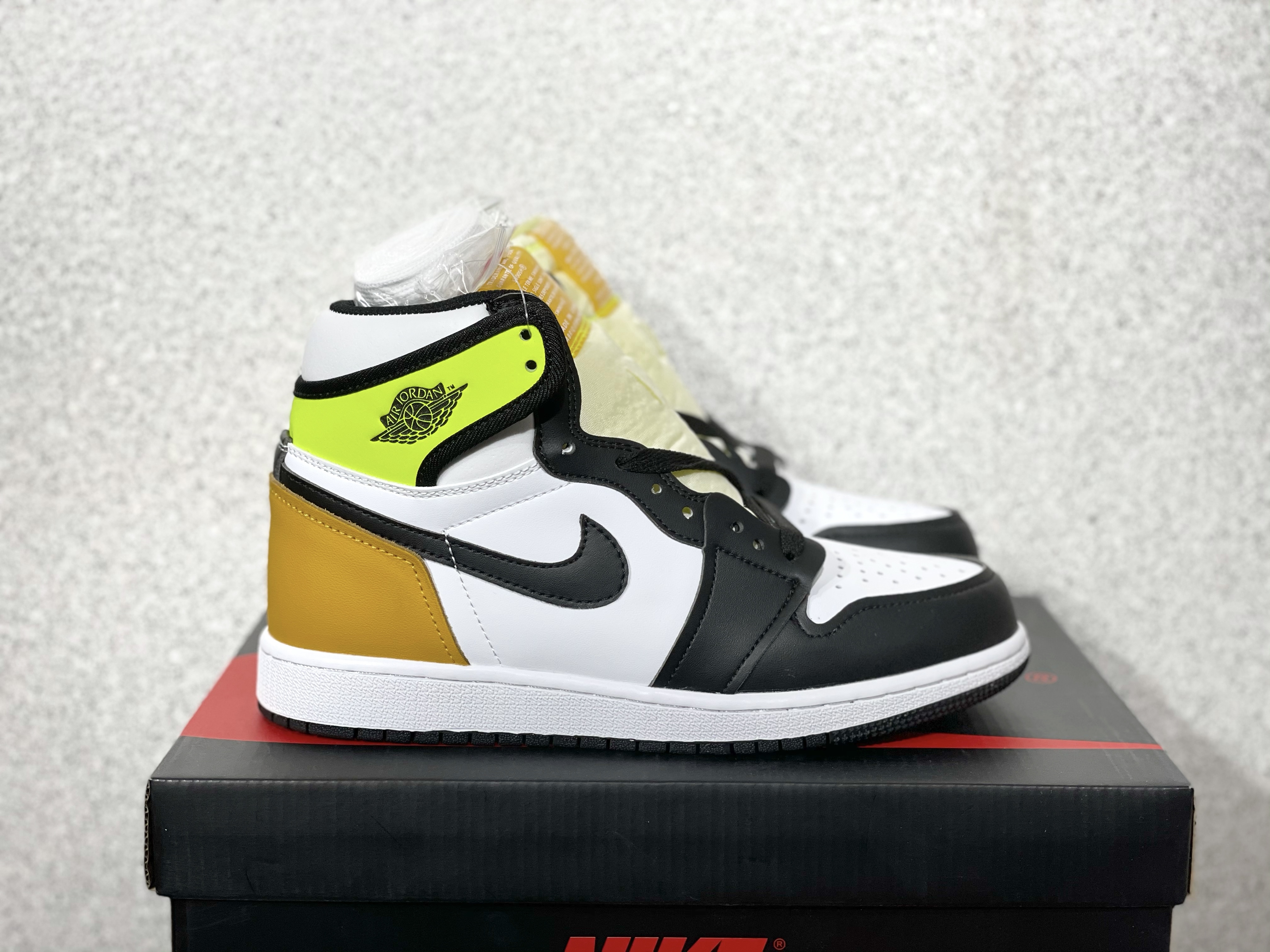 Air Jordan 1 White Black Yellow - Click Image to Close